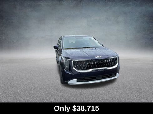 Used 2026 Kia Carnival FWD image 4