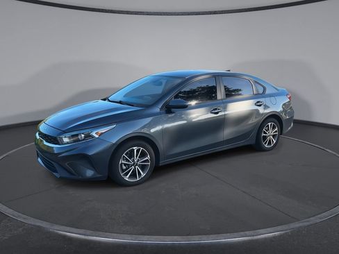 Used 2022 Kia Forte LXS FWD image 4