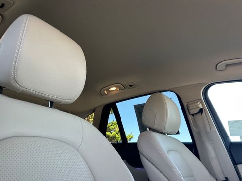 Used 2022 Mercedes-Benz GLC 300 4MATIC image 16