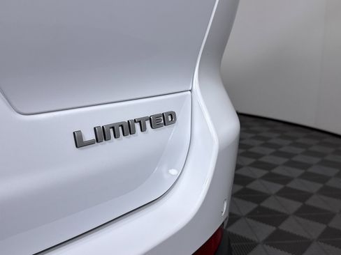 New 2025 Jeep Grand Cherokee L Limited image 30