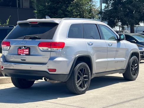 Used 2017 Jeep Grand Cherokee Limited w/ Luxury Group II RWD image 3
