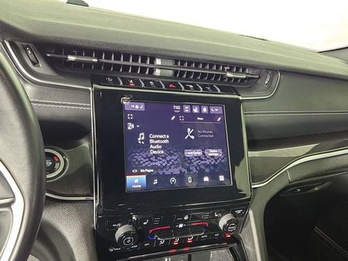 Used 2022 Jeep Grand Cherokee L Altitude image 18