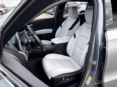 Used 2024 Cadillac XT4 Sport image 26