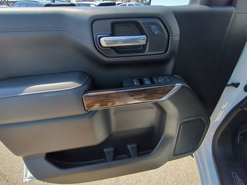 Used 2022 GMC Sierra 1500 SLE w/ Driver Alert Package I image 21