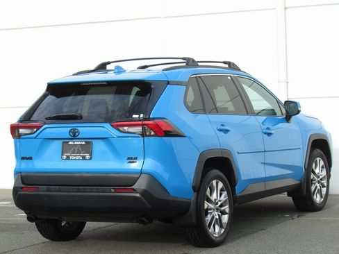 Certified 2021 Toyota RAV4 XLE Premium image 6