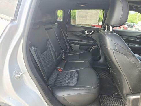 Certified 2025 Jeep Compass Latitude w/ Sun & Sound Group image 15