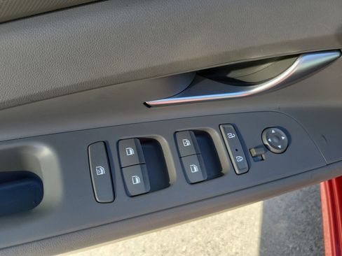 Used 2023 Hyundai Elantra SEL w/ Cargo Package image 17