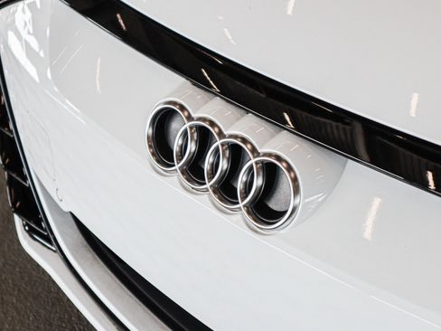 Used 2023 Audi e-tron GT Premium Plus image 25