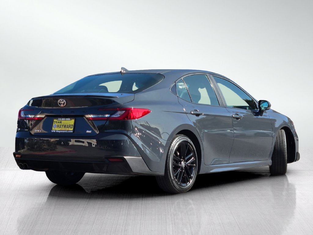 Used 2025 Toyota Camry SE FWD image 5