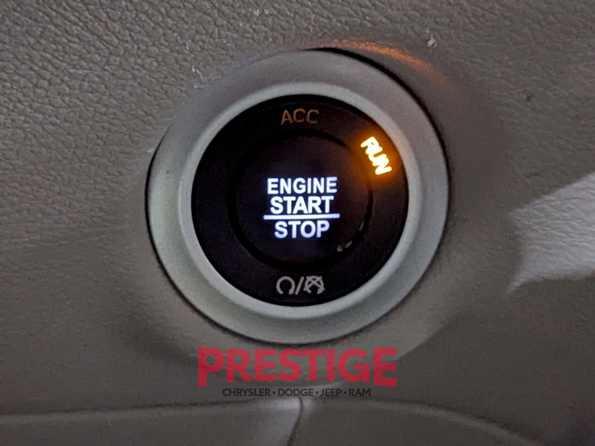 Used 2024 Chrysler Pacifica Touring-L FWD image 19