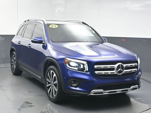 Used 2021 Mercedes-Benz GLB 250 w/ Premium Package image 2