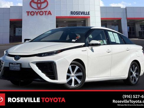 Used 2016 Toyota Mirai FWD image 1
