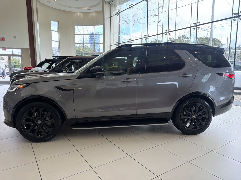 New 2026 Land Rover Discovery Dynamic SE AWD/4WD image 2