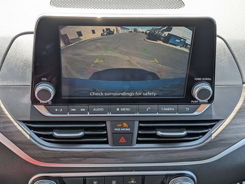Used 2025 Nissan Altima 2.5 SV FWD image 18