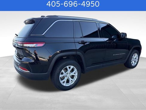 Used 2023 Jeep Grand Cherokee Limited AWD/4WD image 6