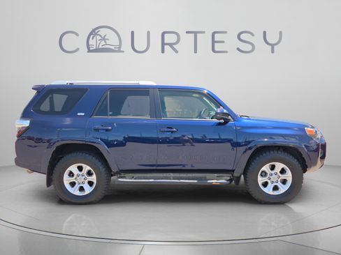 Used 2016 Toyota 4Runner SR5 RWD image 6