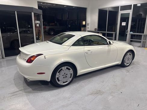 Used 2004 Lexus SC 430 Convertible image 8