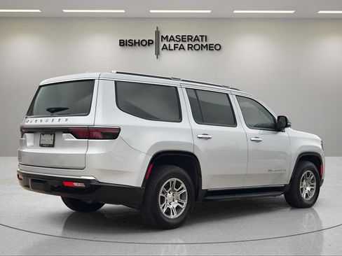 Used 2023 Jeep Wagoneer 4WD w/ Premium Group I image 14