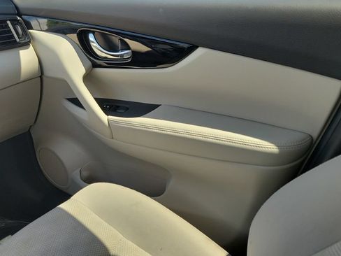 Used 2021 Nissan Rogue Sport SV FWD image 13