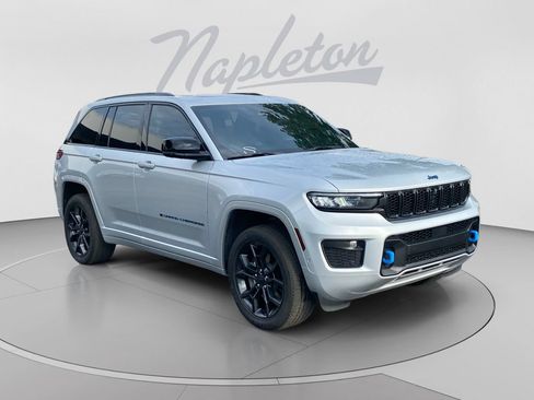 Used 2024 Jeep Grand Cherokee Limited 4xe AWD/4WD image 8