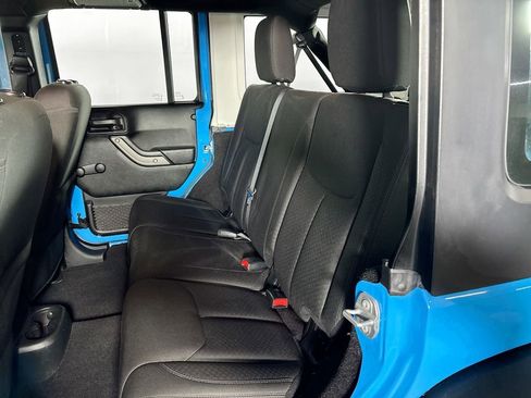 Used 2017 Jeep Wrangler Unlimited Sport w/ Connectivity Group image 18