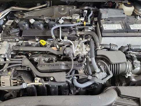 Used 2024 Toyota Corolla Cross L FWD image 10