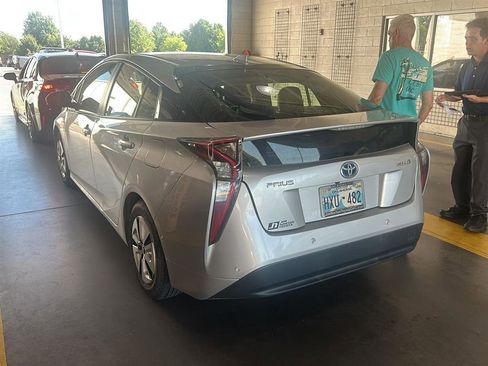 Used 2018 Toyota Prius Two image 2