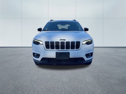 Used 2023 Jeep Cherokee Altitude Lux image 3