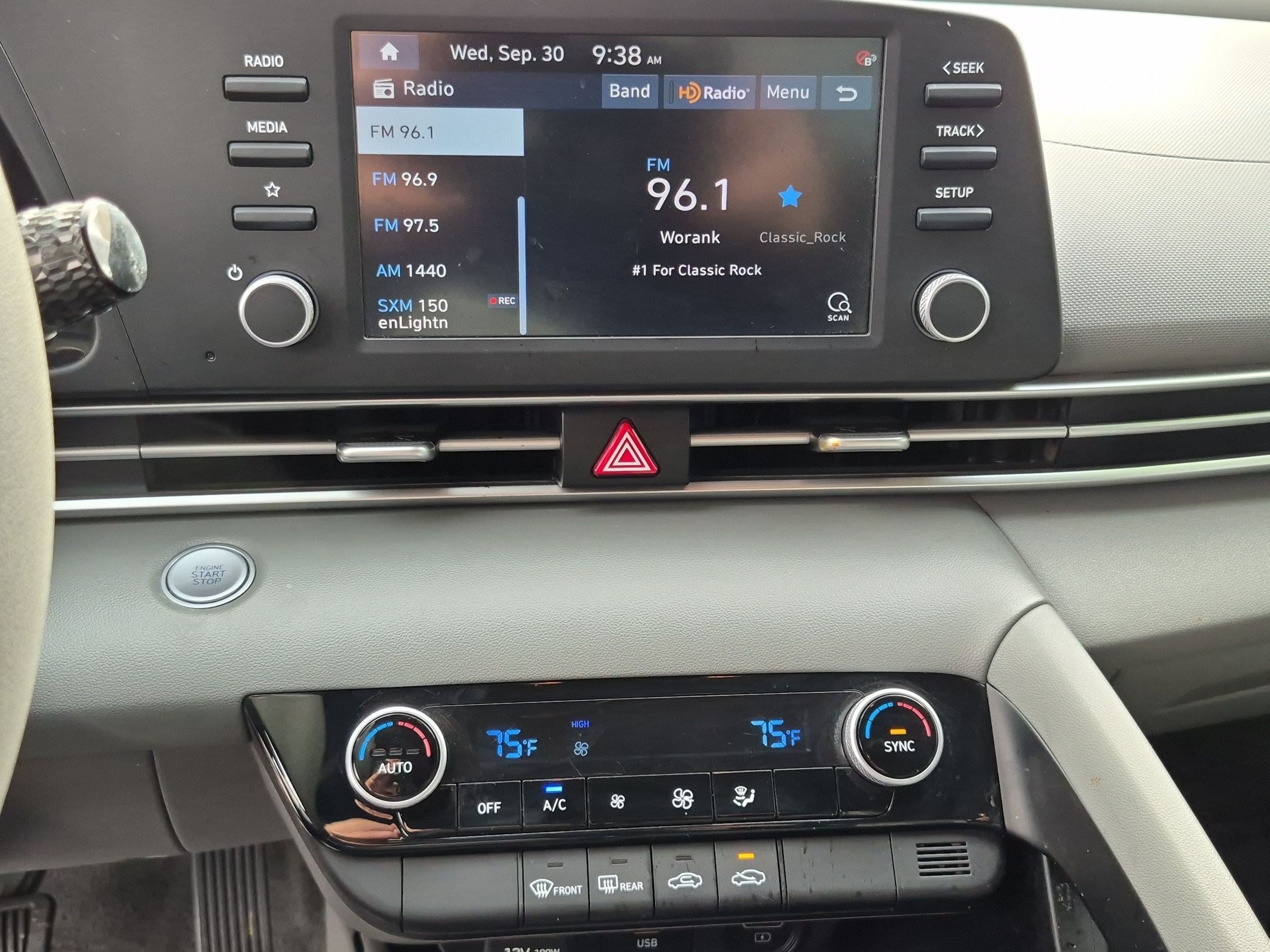 Used 2023 Hyundai Elantra SEL FWD image 18