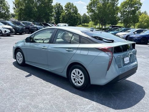 Used 2016 Toyota Prius Two FWD image 6