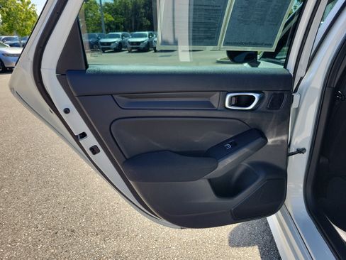 Used 2023 Honda Civic Sport image 14