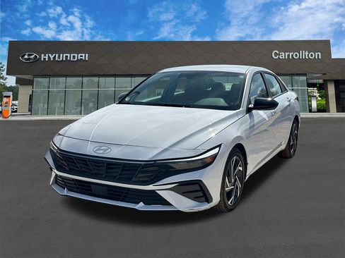 Certified 2025 Hyundai Elantra Sport FWD image 1