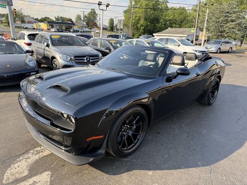 Used 2023 Dodge Challenger SRT Hellcat w/ Driver Convenience Group RWD image 9