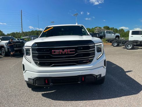 Used 2025 GMC Sierra 1500 AT4 w/ AT4 Premium Package AWD/4WD image 2
