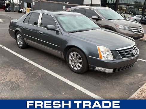 Used 2011 Cadillac DTS Premium image 2