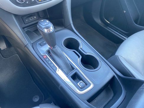 Used 2019 Chevrolet Equinox Premier image 11