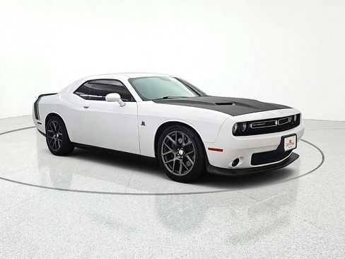 Used 2016 Dodge Challenger R/T Scat Pack w/ Driver Convenience Group RWD image 9