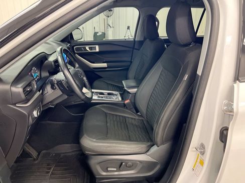 Used 2021 Ford Explorer XLT w/ Class III Trailer Tow Package AWD/4WD image 19