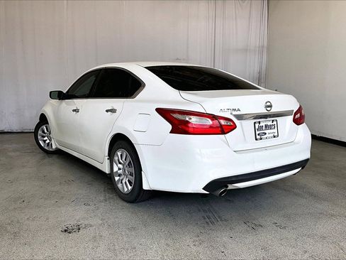 Used 2016 Nissan Altima 2.5 S w/ Power Driver Seat Package image 5