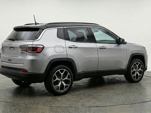 Used 2025 Jeep Compass Limited AWD/4WD image 9