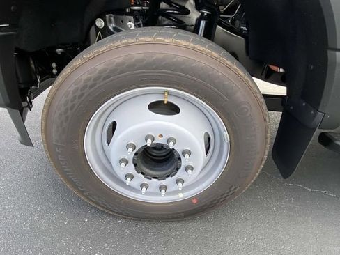 New 2025 Ford F550 2WD Regular Cab Super Duty w/ XL Chrome Package image 6