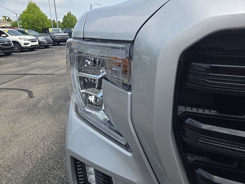 Used 2020 GMC Sierra 1500 Elevation w/ Elevation Value Package AWD/4WD image 24
