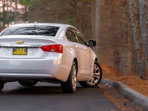 Used 2019 Chevrolet Impala LT image 30