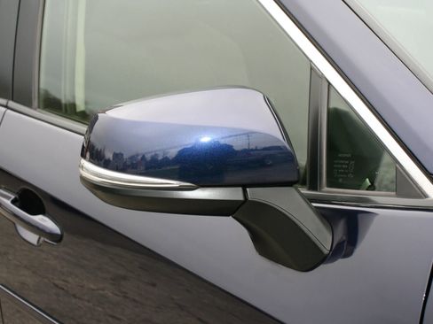 Used 2019 Toyota RAV4 XLE w/ Convenience Package image 18