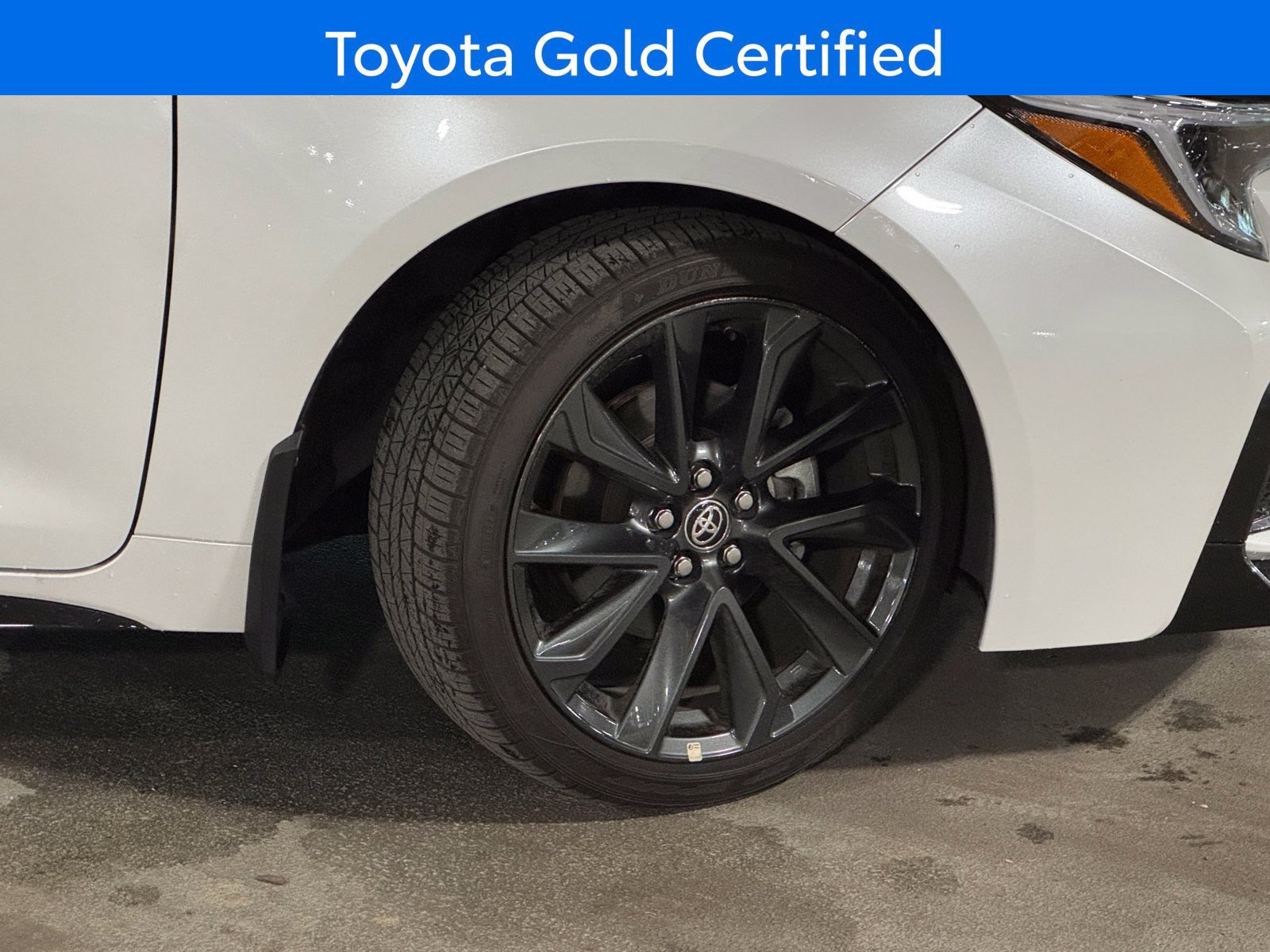Used 2026 Toyota Corolla XSE FWD image 2