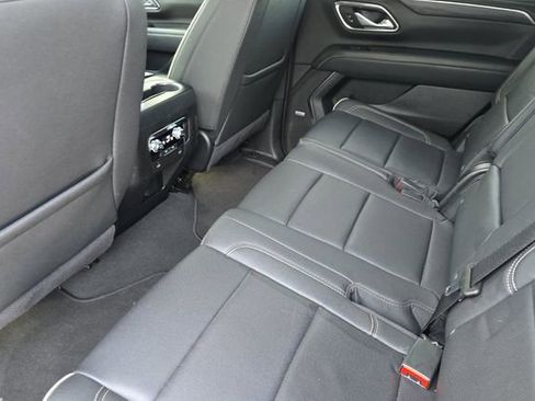 Used 2024 GMC Yukon SLT image 13