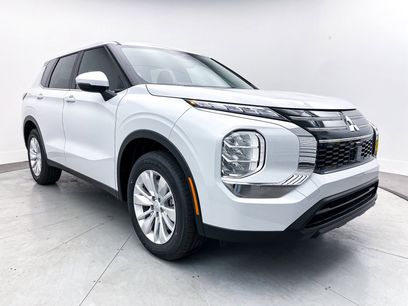 New 2025 Mitsubishi Outlander ES