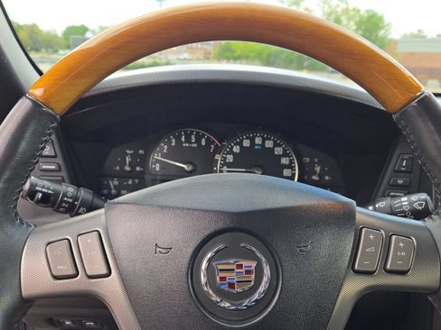Used 2007 Cadillac XLR RWD image 24