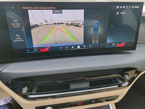 Used 2025 BMW 330i xDrive Sedan w/ Convenience Package image 19