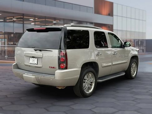 Used 2007 GMC Yukon Denali AWD/4WD image 6